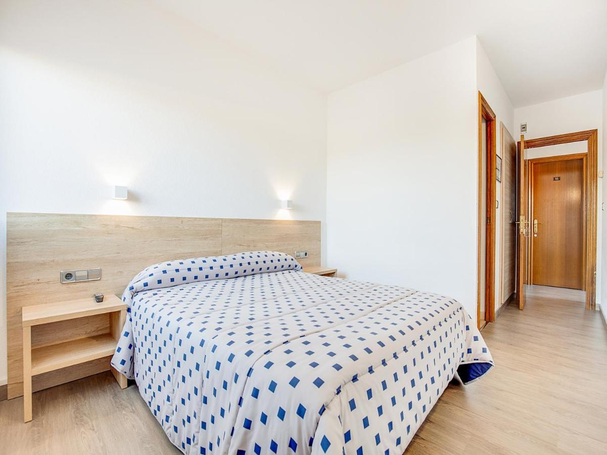 Hotel Restaurante Blanc I Negre 2 アグラムント エクステリア 写真