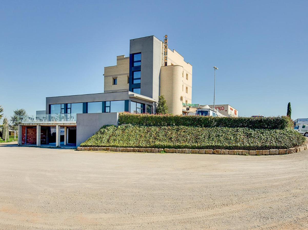 Hotel Restaurante Blanc I Negre 2 アグラムント エクステリア 写真