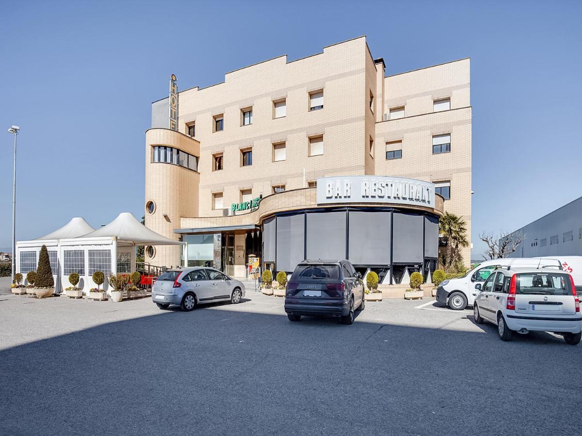 Hotel Restaurante Blanc I Negre 2 アグラムント エクステリア 写真