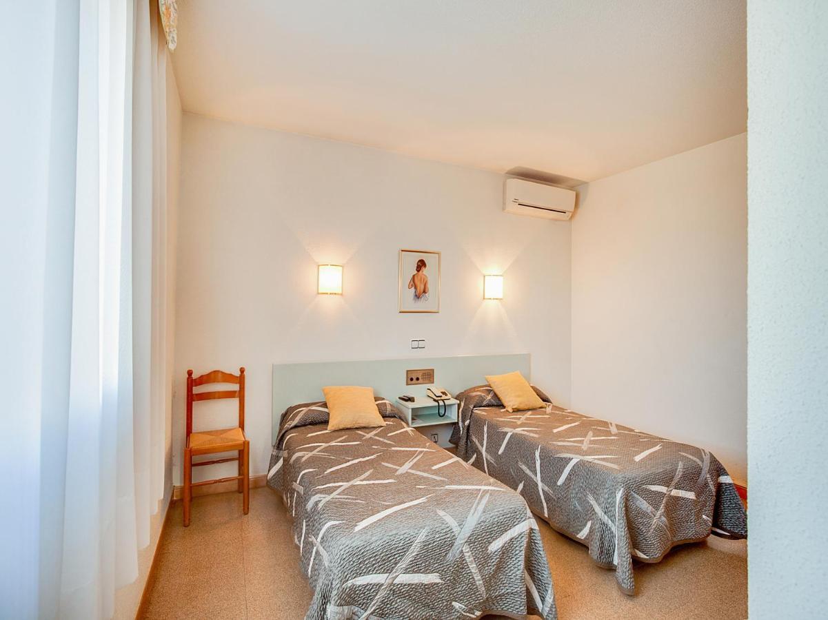 Hotel Restaurante Blanc I Negre 2 アグラムント エクステリア 写真